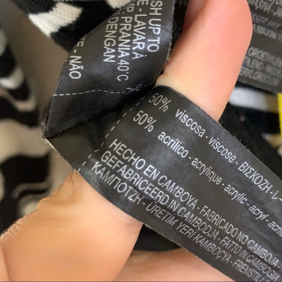 Zara Black & White Knit Sweater - Picture 8 of 9